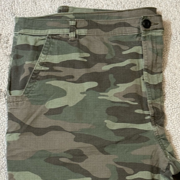 Six pair of mens shorts - Picture 2 of 11